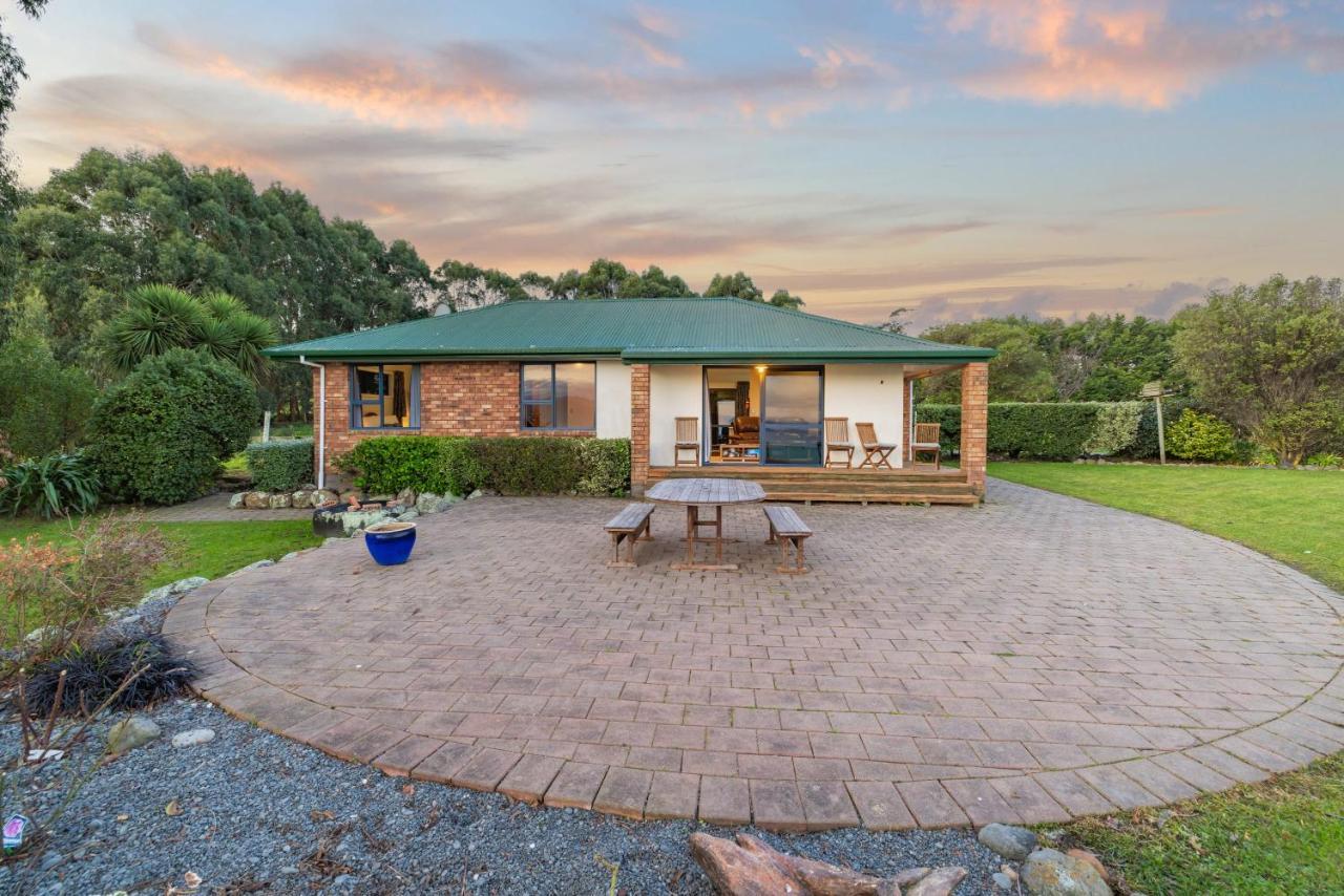 Ocean & Mountain Views - Kaikoura 빌라 외부 사진